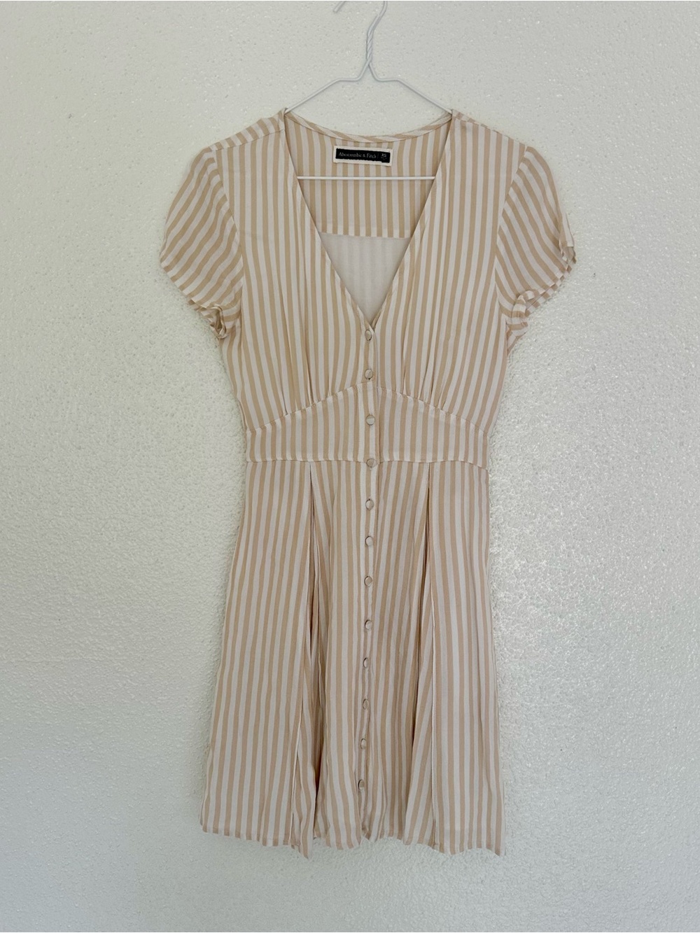 Coastal Beachy Airy Button-Up Abercrombie & Fitch Cream + Tan Striped Sundress